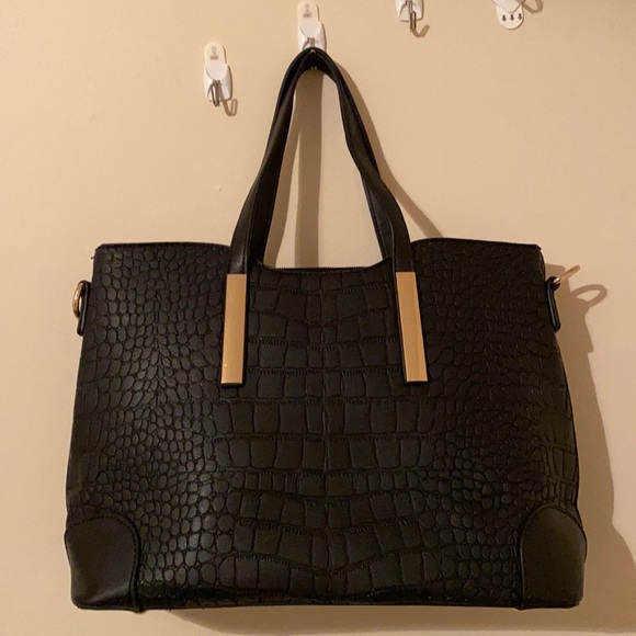 Fashionable Black purse - Picture 1 of 5